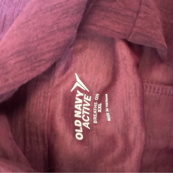 Old navy active long sleeve shirt with turtle neck - Picture 3 of 3